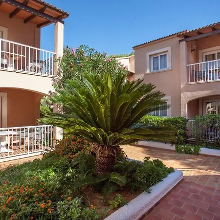 Agulla Park Apartment