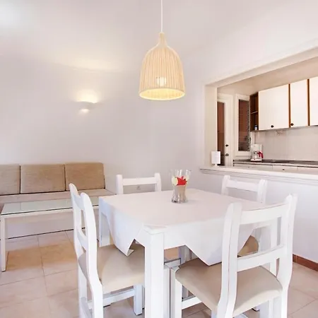 Agulla Park Apartment
